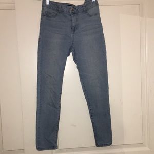 light wash skinny jeans